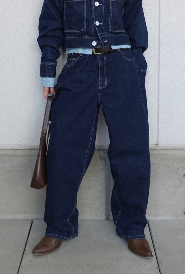 カーブシルエットデニム